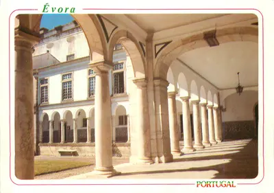 Évora — Claustro e fachada da antiga universidade — Editores Artísticos de Artigos para Felicitações