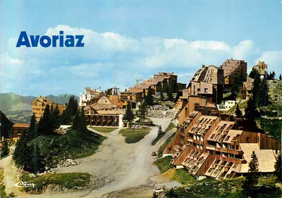 Avoriaz — Vista geral no verão — Impressor Combier, Mâcon