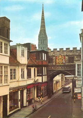 High Street Gate, Salisbury — vista com igreja e letreiro — Walter Scott, série C.E.133