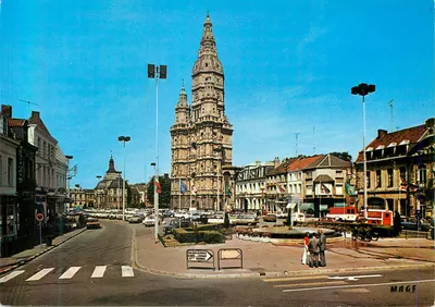 Saint-Amand-les-Eaux — Grand Place com a Torre da antiga Abadia e o Priorado — Edições MAGE
