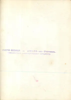 Toreador e touro — arena de luta — Foto George, Arles-en-Provence — Verso