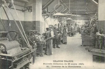Interior da Chocolateria da Grande Trappe — Grande Trappe, Normandia — Coleção de 25 sujeitos (1915), n°21