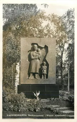 Lappeenranta — Monumento aos Sankaripatsas — obra de Wäinö Aaltonen