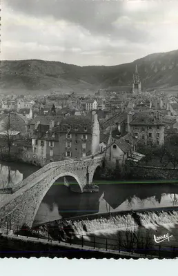Mende (Lozère) — O ponte N.D. (século XIV) e a cidade — Éditions d'Art Larrey
