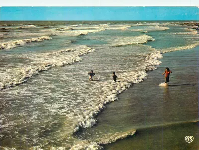 Crianças brincando nas ondas — AS, Coleção AS-108