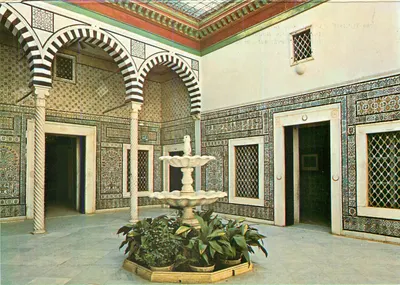 Pátio interno do Museu do Bardo — Tunísia — edição Kahia