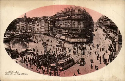 Marseille — Rue de la République — vista panorámica con cine y tranvía