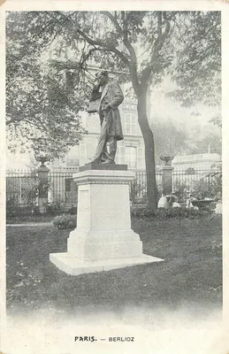 Paris — Berlioz — statue dans un parc