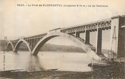O Ponte de PLOUGASTEL (comprimento 874 m.) vista de Kerhuon — Call. E. Hamonic, St-Herblain, n° 8445