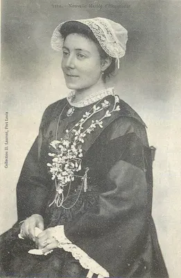 Casada de Hennebont — traje tradicional — Coleção II. Laurent, Port Louis