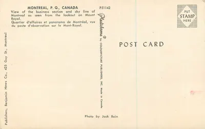 Montreal, P.Q., Kanada — widok dzielnicy handlowej i skyline z punktu widokowego Mont-Royal — wydawca: Colourpicture Publishers, Inc. — Rewers