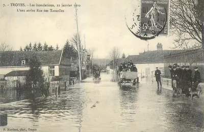 Troyes - As enchentes, 22 de janeiro de 1910 - Rue des Tauxelles — P. Martinet, fot. Troyes