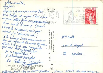 Wnętrze kościoła — widok nawy i ołtarza — Społeczność Karty Pocztowej APA-POUX — Rewers