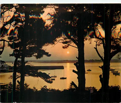 Pôr do sol sobre um porto — Les Sables-d'Olonne — Edições Pierre Artaud e Cia