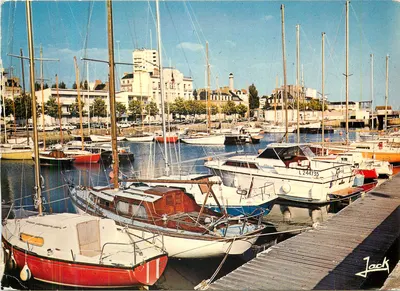 Bilhete postal moderno Lorient Cores da Bretanha O Porto de Praia Barcos