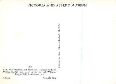 Vaso de vidrio — decoración grabada no pulida — Victoria and Albert Museum — Reverso