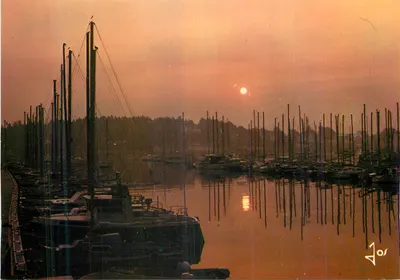 O porto de recreio em Trinité-sur-Mer — Reflexo do sol — Éditions d'Art JOS