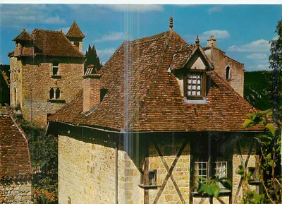 Saint-Cirq-Lapopie (Lot) — Os velhos telhados do Quercy agrupados em torno do museu — Edições Pierre Artaud & Cie