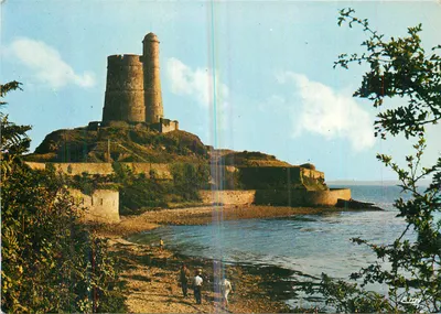 Saint-Vaast-la-Hougue — Forte da Hougue (século XVII) — Edições Némandas LE GOUBEY