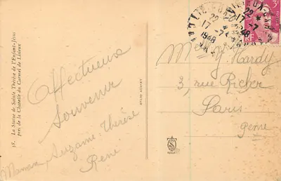 Statua św. Teresy Dzieciątka Jezus — obok Klasztoru Karмелitów w Lisieux — Hélio Aurnt n°38 — Rewers