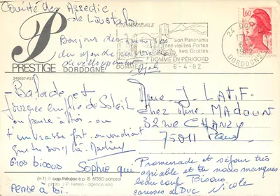 Paesaggio pastorale — pastore con pecore davanti a una capanna con tetto di scisto — Prestige Dordogne — Verso