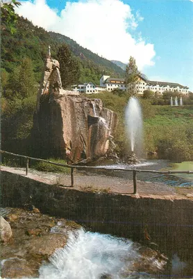 Vall de Caldes — Balnéari de Caldes de Boí e um dos brolladors — Ediciones Sicilia