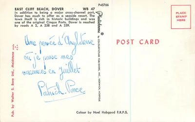East Cliff Beach, Dover — widok z wysokiej klifu i plaży — wydawca Colour Picture Publishers, Inc. — Rewers