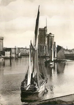Porto de La Rochelle — Torre Saint-Nicolas — editor desconhecido, número de série não visível