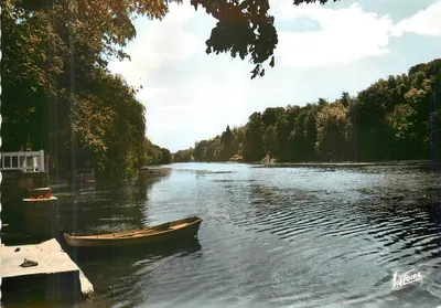 O Loiret perto de sua nascente — Olivet (Loiret) — Éditions Valoire