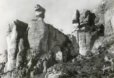 Cañon de la Jonte — Corniche do Causse Méjean, Vases de China — Edições d'Art 'YVON', Paris