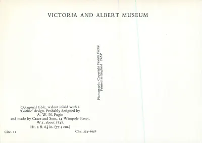 Mesa octogonal — diseño gótico — Victoria and Albert Museum — Reverso