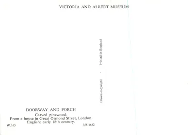 Bogenportal und geschnitzter Eingang — Kiefer — Victoria and Albert Museum, London — Rückseite