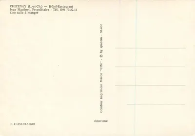 Auberge du centre — Ruime interieur met haard — CIM — Achterkant