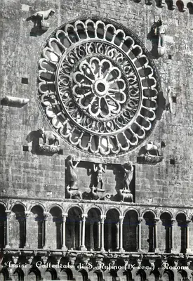 Assisi - Catedral de São Rufino (século IX) - Rosone