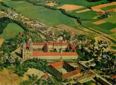 Stift e Mercado de St. Florian — Foto aérea — Fotoverlag A. Kellner Wien — n° 15.502 FW