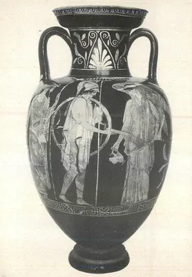 Anfora Atica - Guerreiro e Vitória Alada (cerca da metade do século V a.C.) - Ferrara, Museu Arqueológico Nacional Necrópolis de Spina