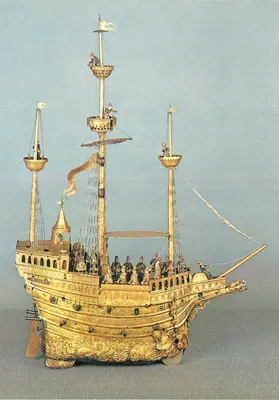Nef de Carlos V — automatos, latão dourado — Éditions des musées nationaux