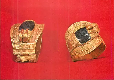 रामसेस द्वितीय के नाम के ब्रेसलेट - दो मूल बत्तखों के साथ - 19वीं शताब्दी - राष्ट्रीय संग्रहालयों के प्रकाशन, ई.एक्स 1305