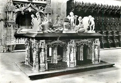 Bourg-en-Bresse (Ain) — Igreja de Brou, túmulo de Philibert le Beau (início do século XVI) — Service Commercial Monuments Historiques, Paris