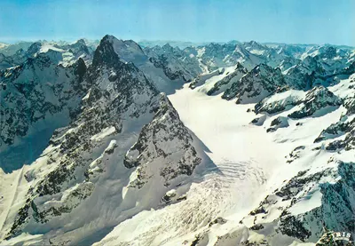 Massif dos Écrins — O Glaciar Branco e a Barre dos Écrins — IRIS