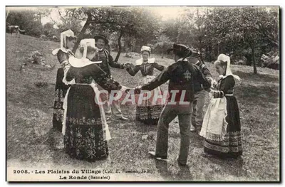 Os Prazeres do Village — La Ronde (Bannalec) — Coleção E. Famonie, Série 8