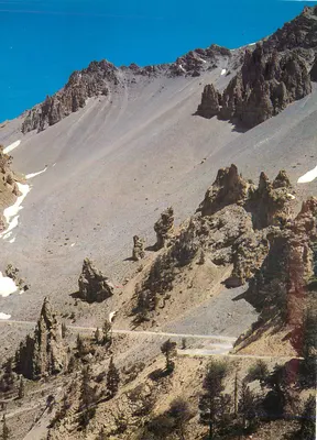Vista das formações rochosas do Lassen Peak — Estados Unidos — editor não visível