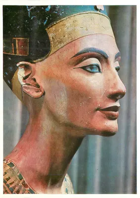 Estátua de Nefertiti — perfil — editor desconhecido, número de série ilegível