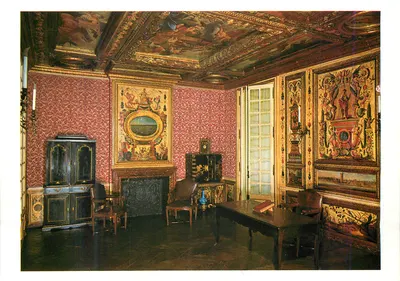Sala de jantar do castelo de Chambord — interior ricamente decorado — editor não visível