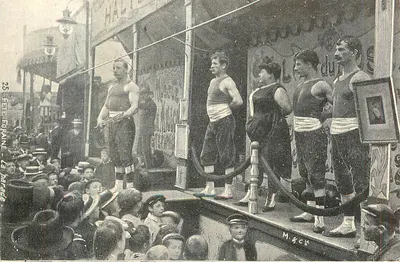 Festa de Carrossel - A Parada — Musculinos e Kâkôs na parada