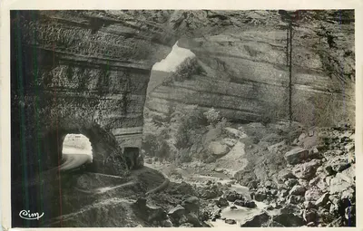 Gruta da Pierre à l'Évêque — Gorges do Tarn — Cim