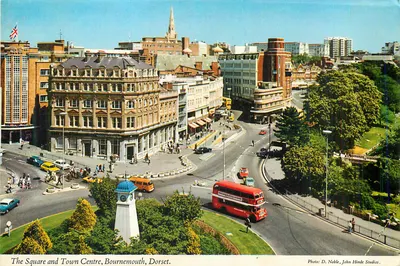 A Praça e o Centro da Cidade, Bournemouth, Dorset — Foto: D. Noble, John Hinde Studios