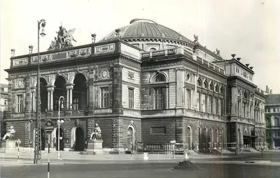 Teatro de Dresden — vista da fachada — editor desconhecido