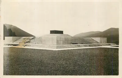 Monumento aos Mortos de Saint-Jean-de-Monts — editor desconhecido, número de série não visível