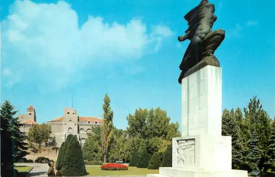 Monumento aos Mortos — Praça do Monumento — Editor desconhecido, número de série não visível